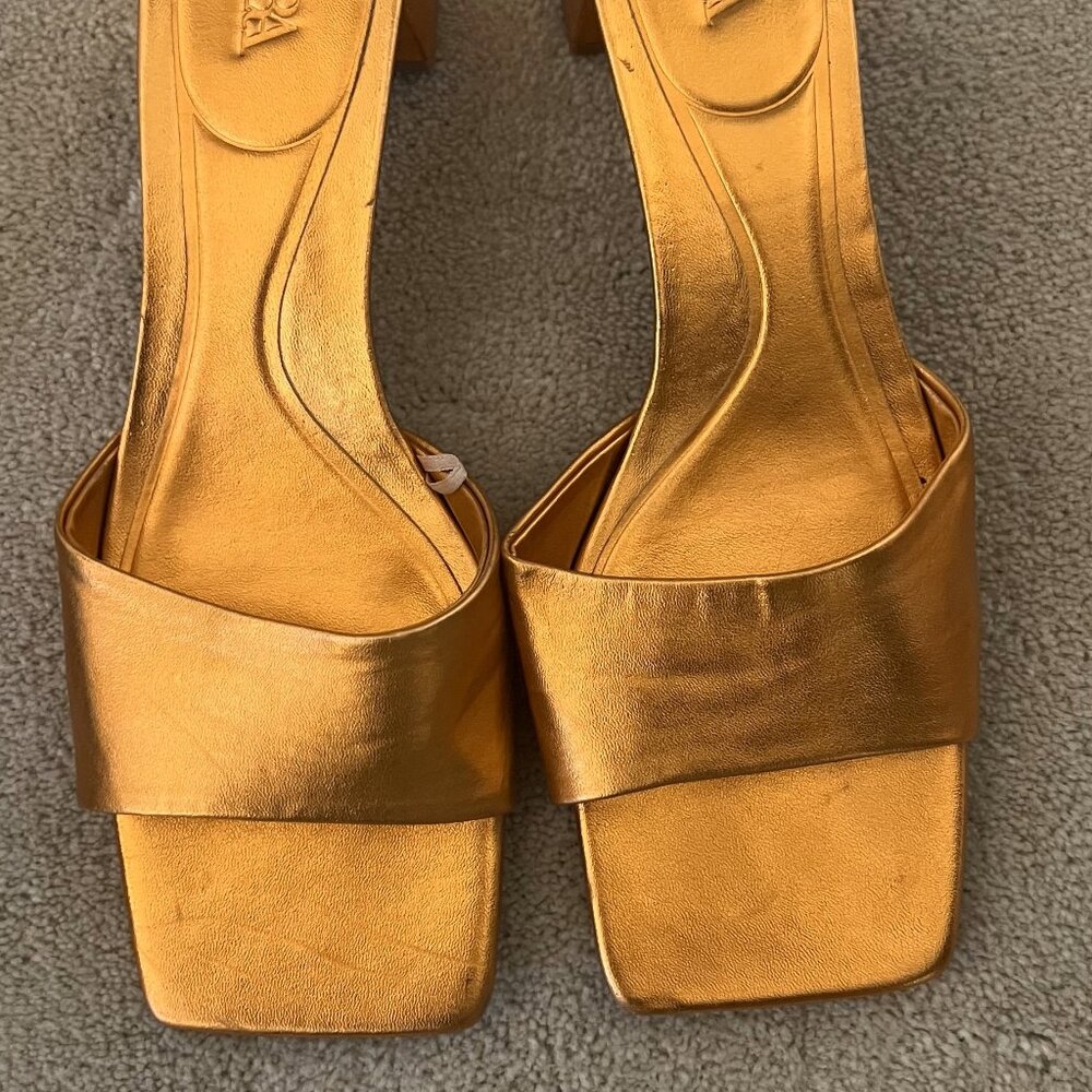 Zara orange metallic healed sandal (size 8)